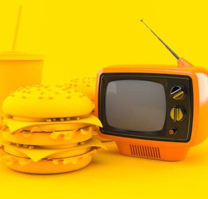 Законно ли транслировать видеоконтент в общественных местах?