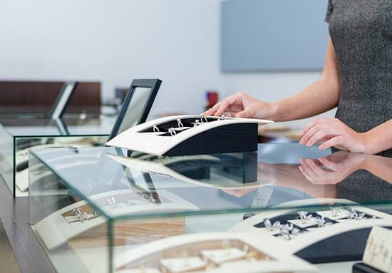 Музыка для ювелирного магазина