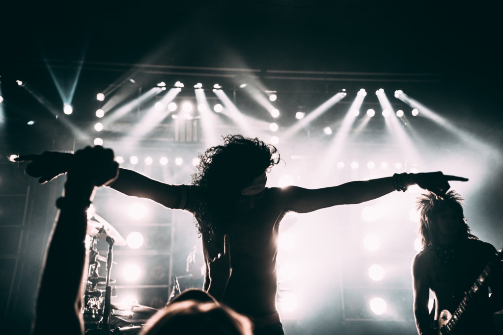 Топ-3 песен, ставших популярными благодаря рекламе